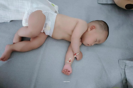 双鸭山宝宝口水多怎么回事